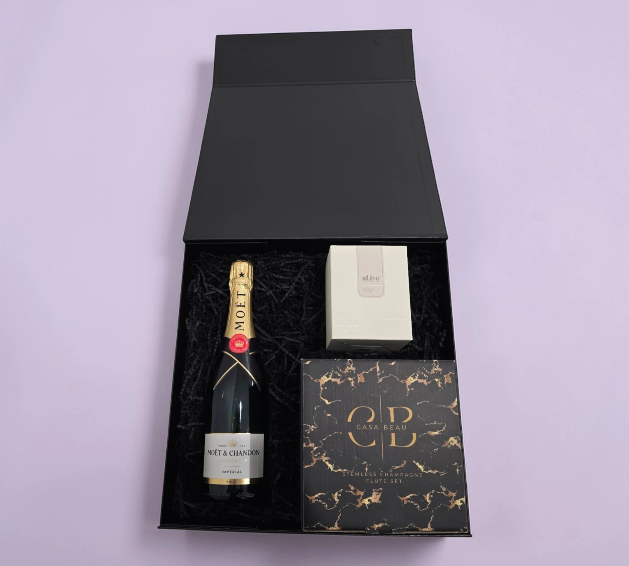 The Moët & Candle Settlement Hamper